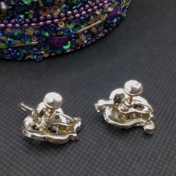 Vintage Green Rhinestone Earrings Screw Back Victorian Style Floral Leaf Silver - Picture 3 of 13